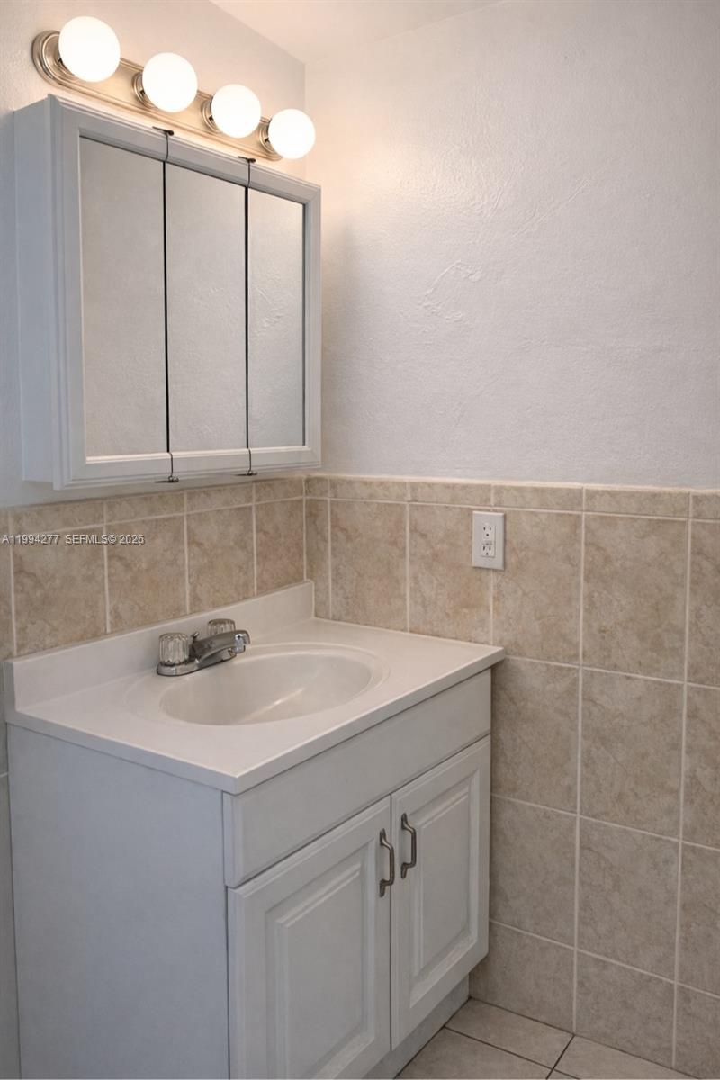 ARCH CREEK LANDING CONDO - Residential