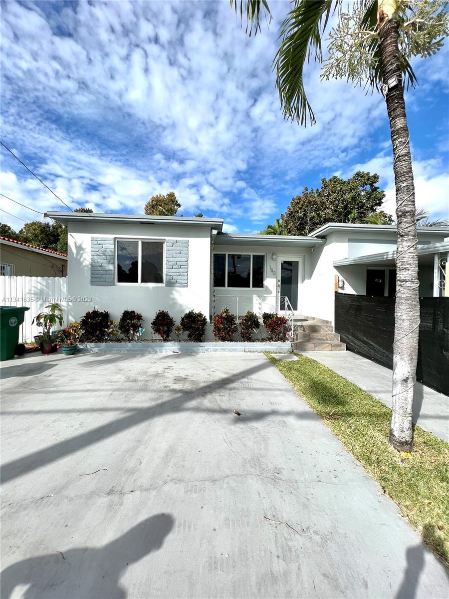 Newly Updated 2 Bed 1 Bath Multifamily home, 2 gated parking spaces. Very Central location off Flagler area, in very family friendly neighborhood. Large bedrooms, excellent storage, large updated kitchen. No pets.