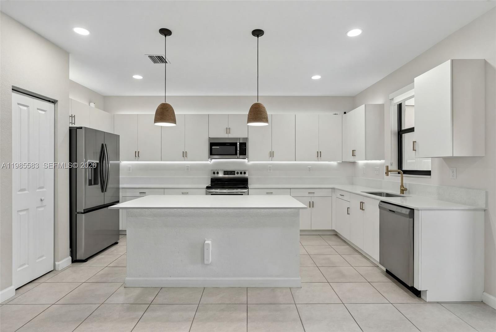 KENDALL ASSEMBLAGE NORTH - Residential