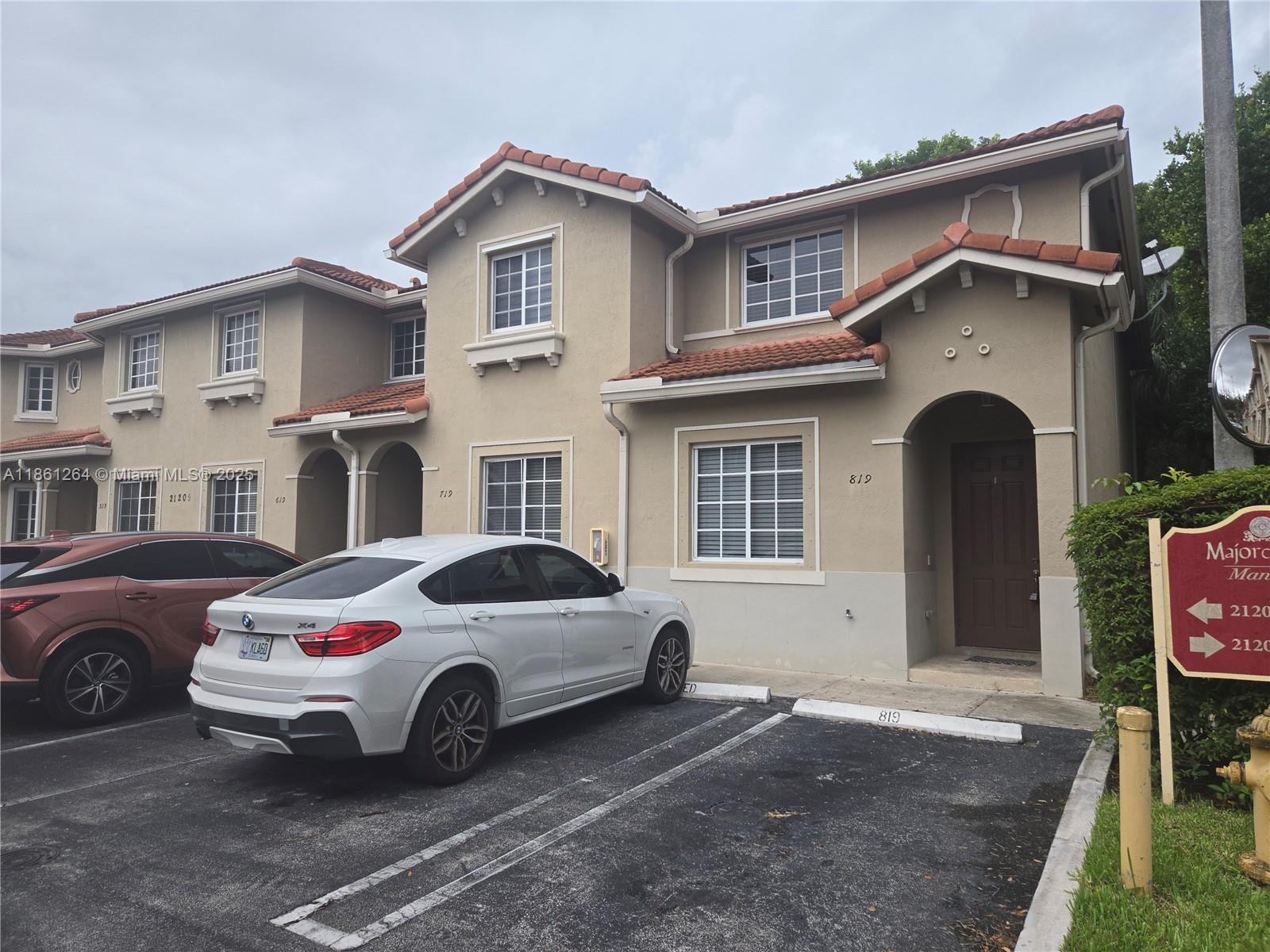 SPANISH STYLE 2 STORY TOWNHOUSE IN MIAMI GARDENS OF NEWER CONSTRUCTION. 3 FULL BEDROOMS AND 3 FULL BATHS, CENTRAL AC, WASHER DRYER, CENTRALLY LOCATED BETWEEN BROWARD AND DADE COUNTY RIGHT OFF OF COUNTYLINE ROAD. FANTASTIC LOCATION, MINUTES TO TURNPIKE AND I95. CLOSE TO SEVERAL SHOPPING PLAZAS, SCHOOLS, AND MEDICAL CENTERS. GREAT FOR FIRST TIME HOMEOWNER OR INVESTOR.