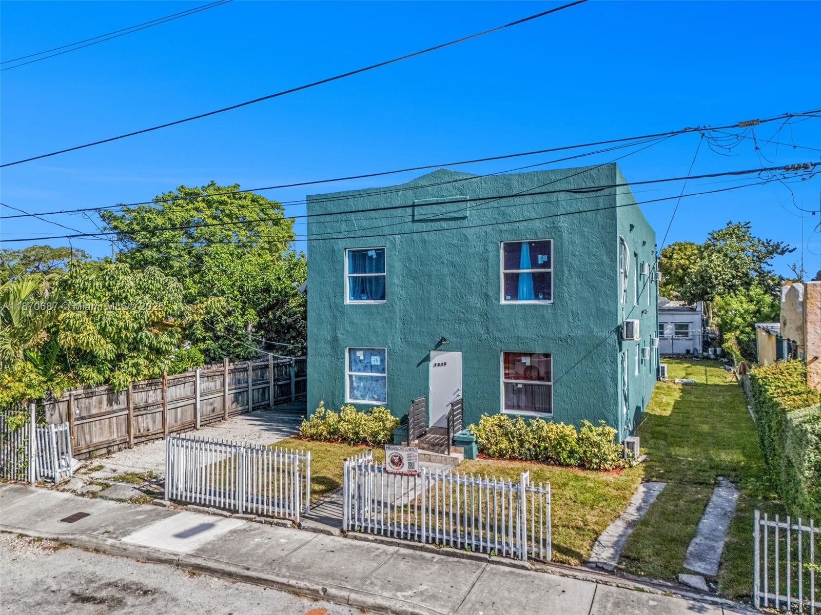 1075 NW 30th St