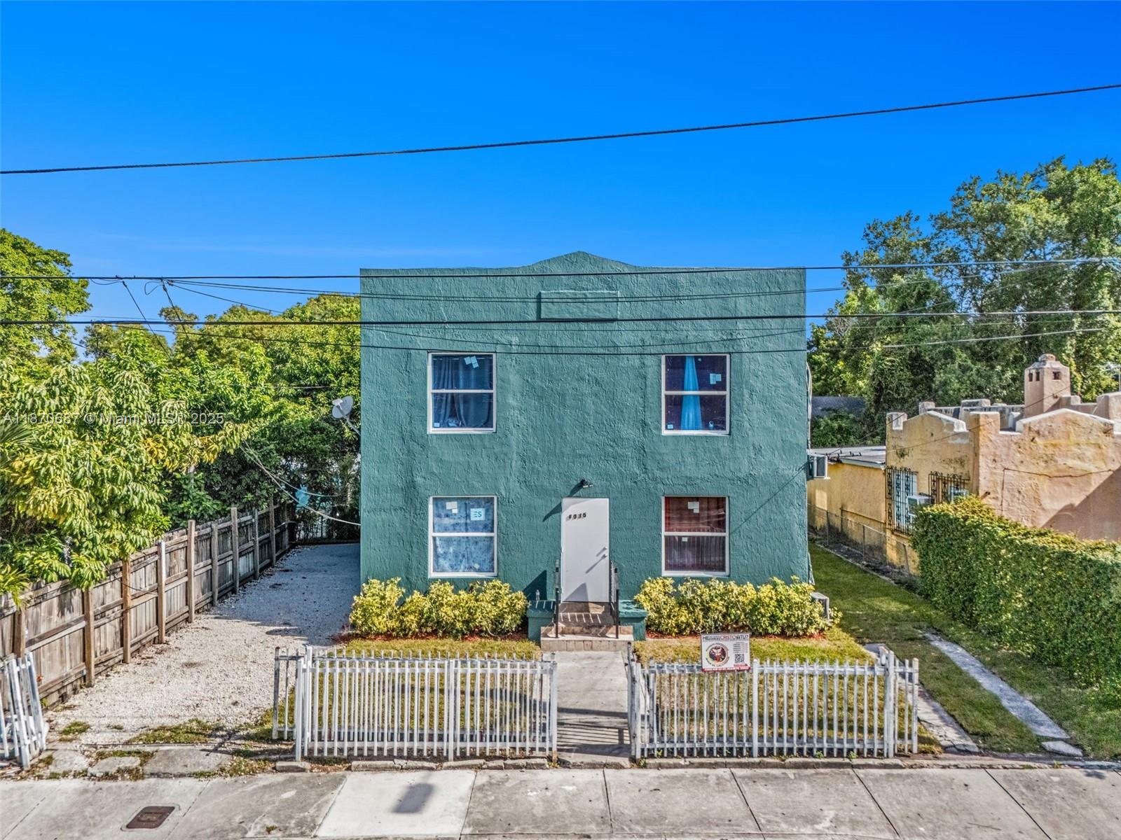 1075 NW 30th St