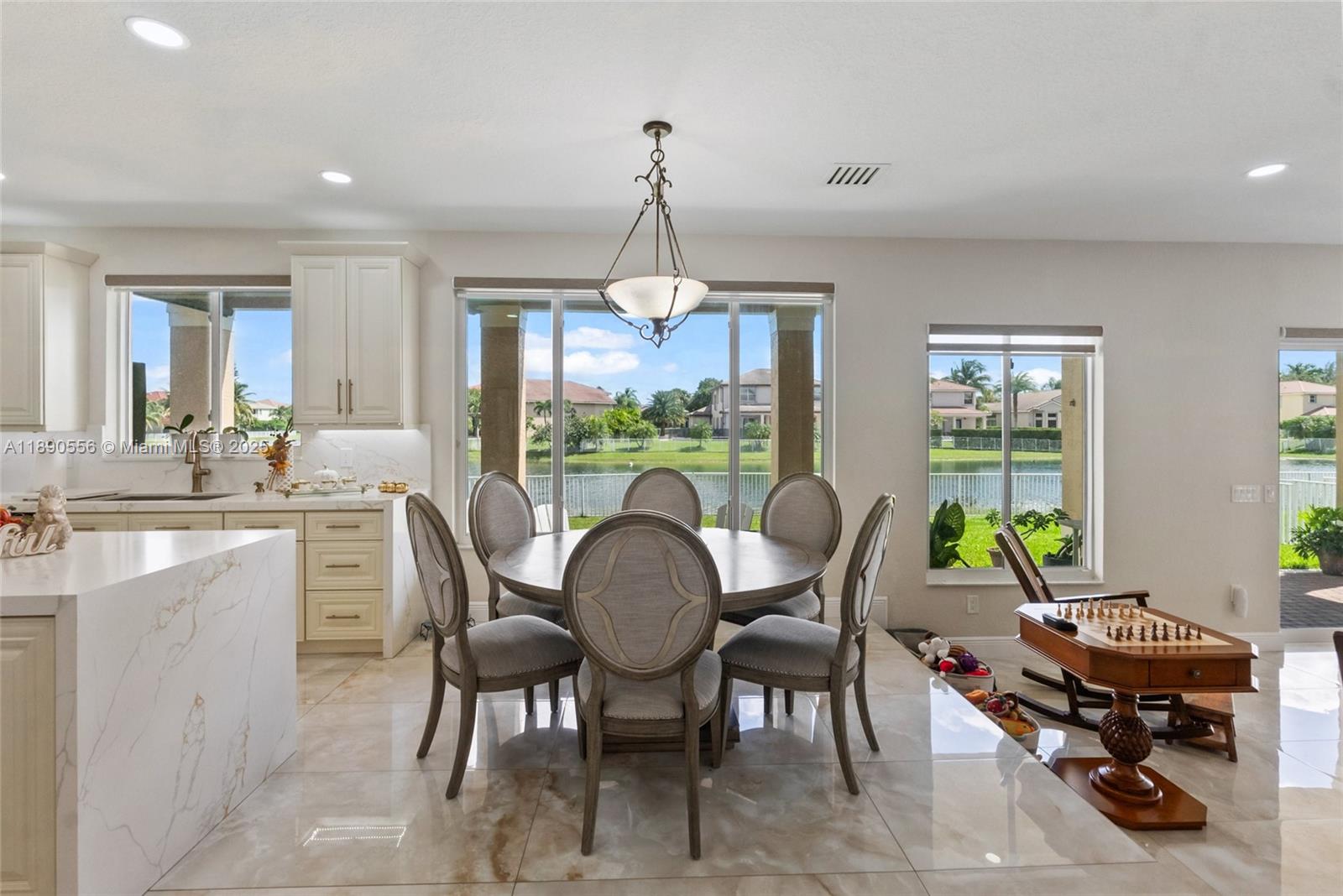 SUNSET LAKES PLAT THREE - Residential