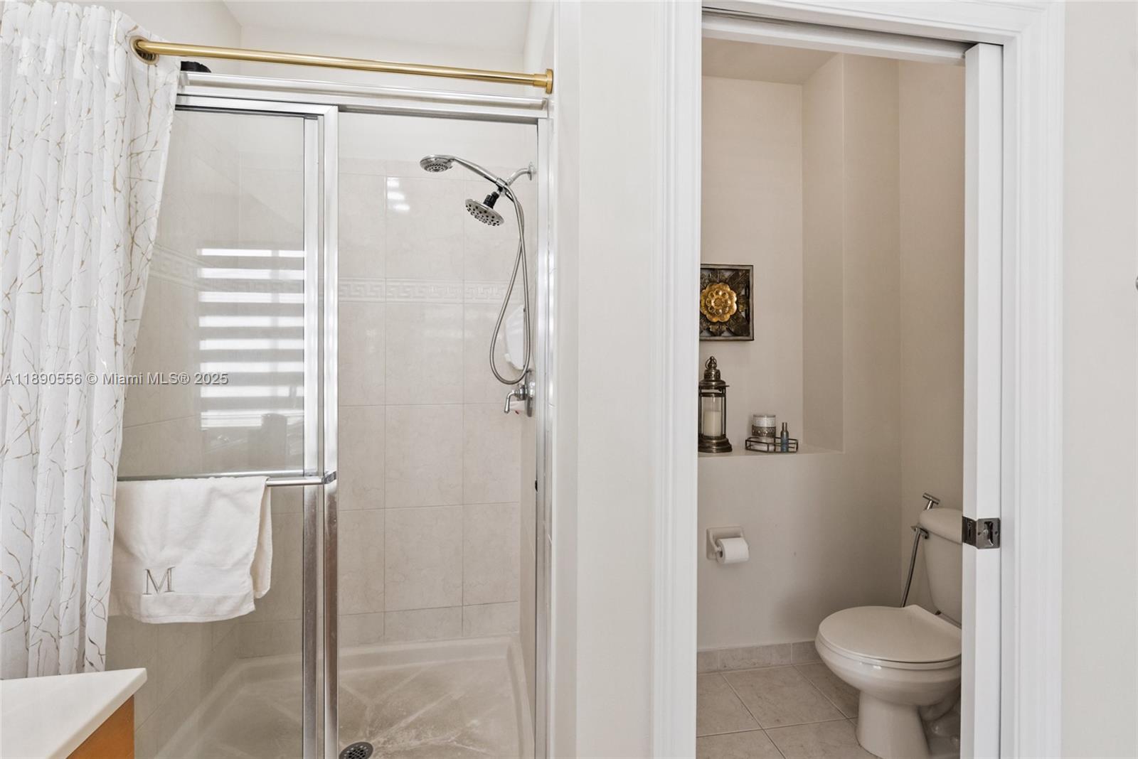 SUNSET LAKES PLAT THREE - Residential