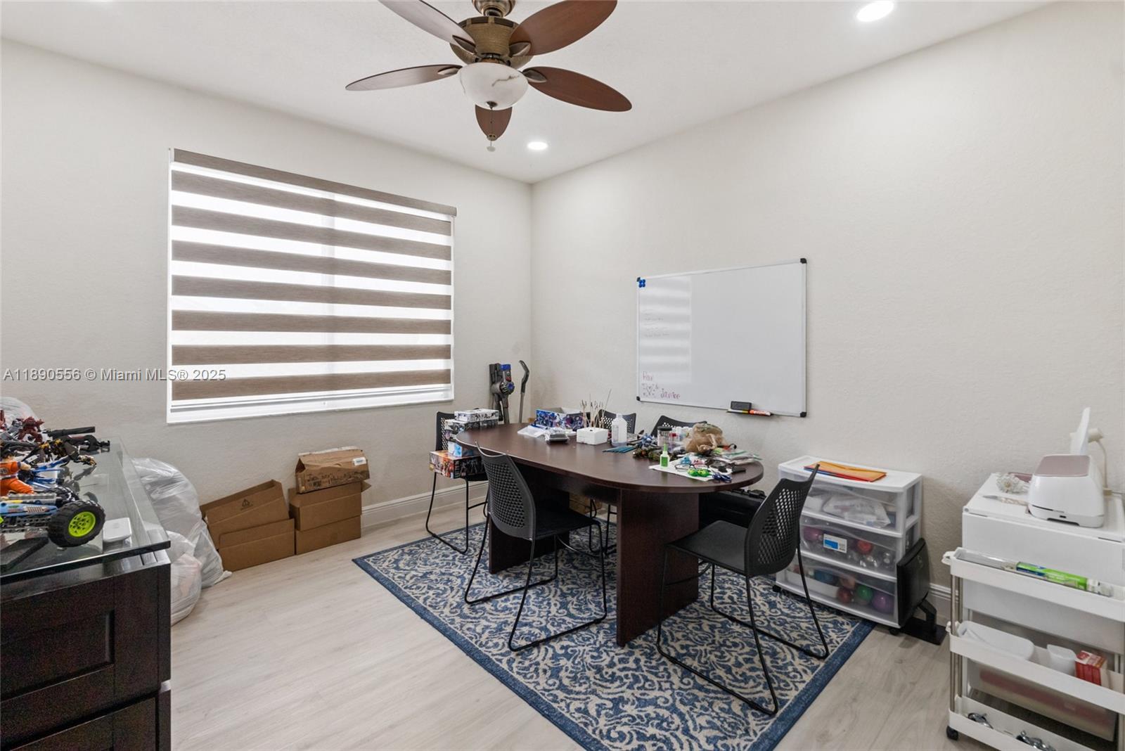 SUNSET LAKES PLAT THREE - Residential