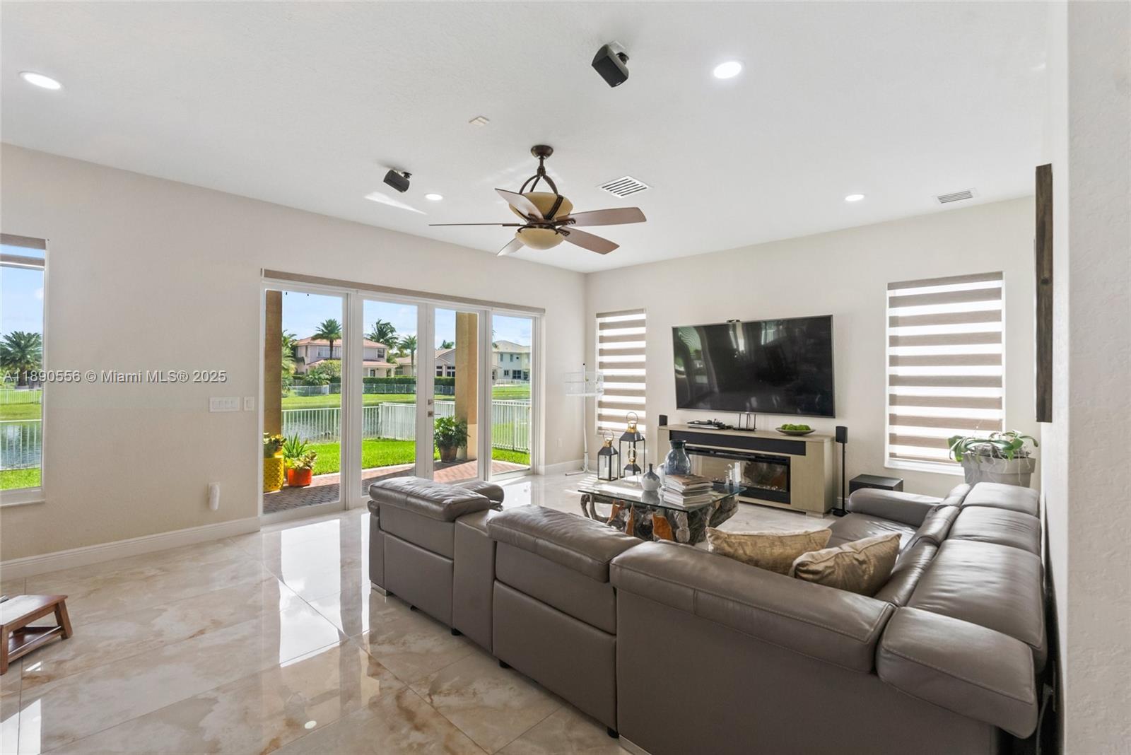 SUNSET LAKES PLAT THREE - Residential