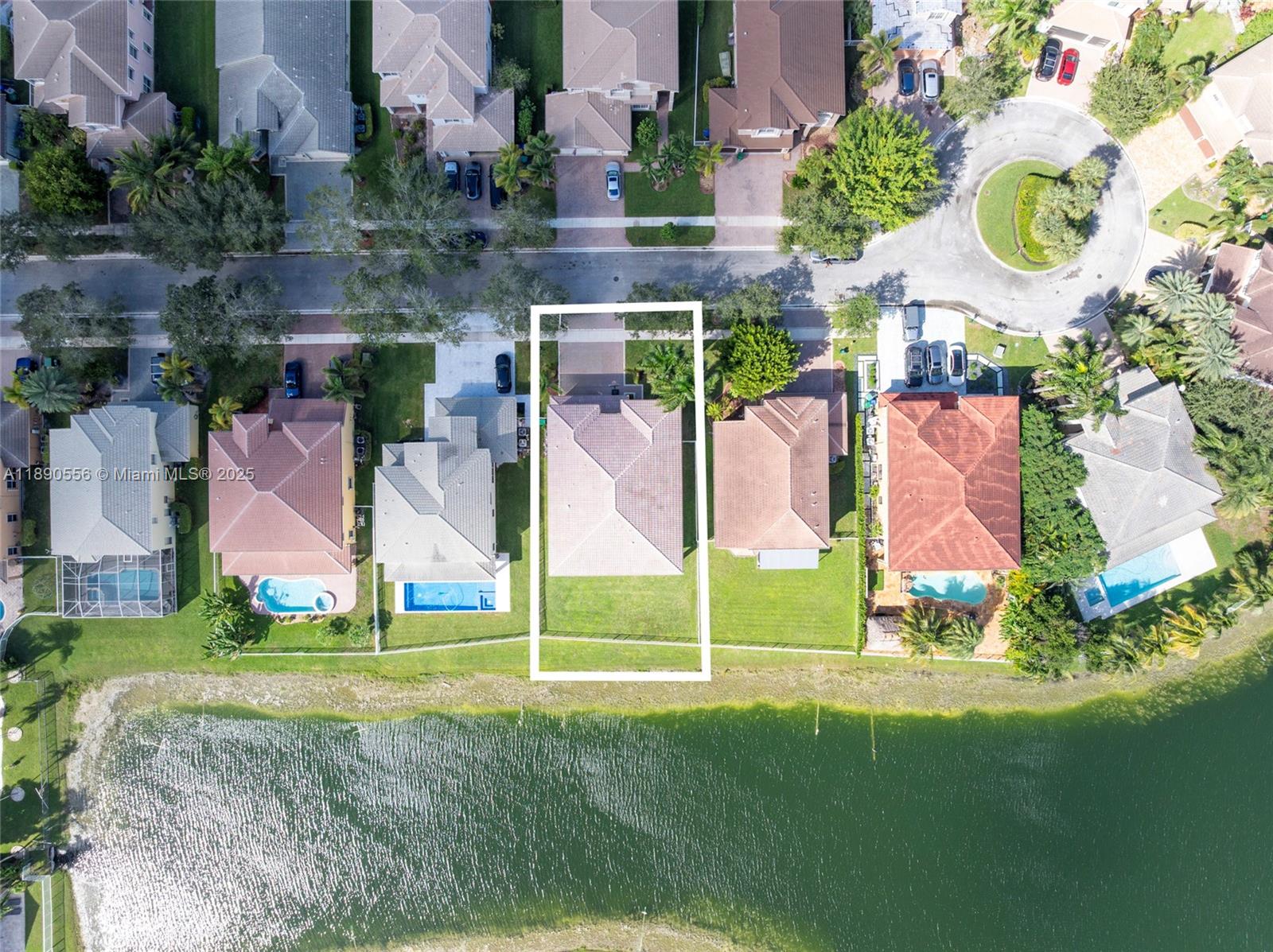 SUNSET LAKES PLAT THREE - Residential