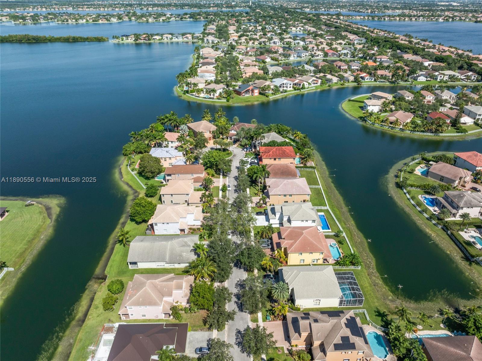 SUNSET LAKES PLAT THREE - Residential