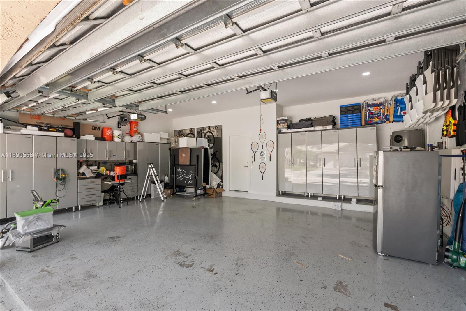 SUNSET LAKES PLAT THREE - Residential