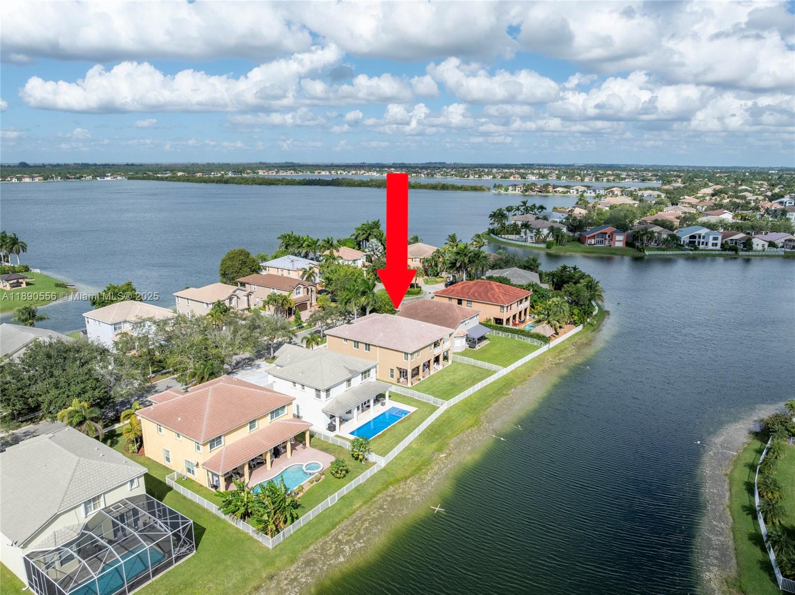 SUNSET LAKES PLAT THREE - Residential