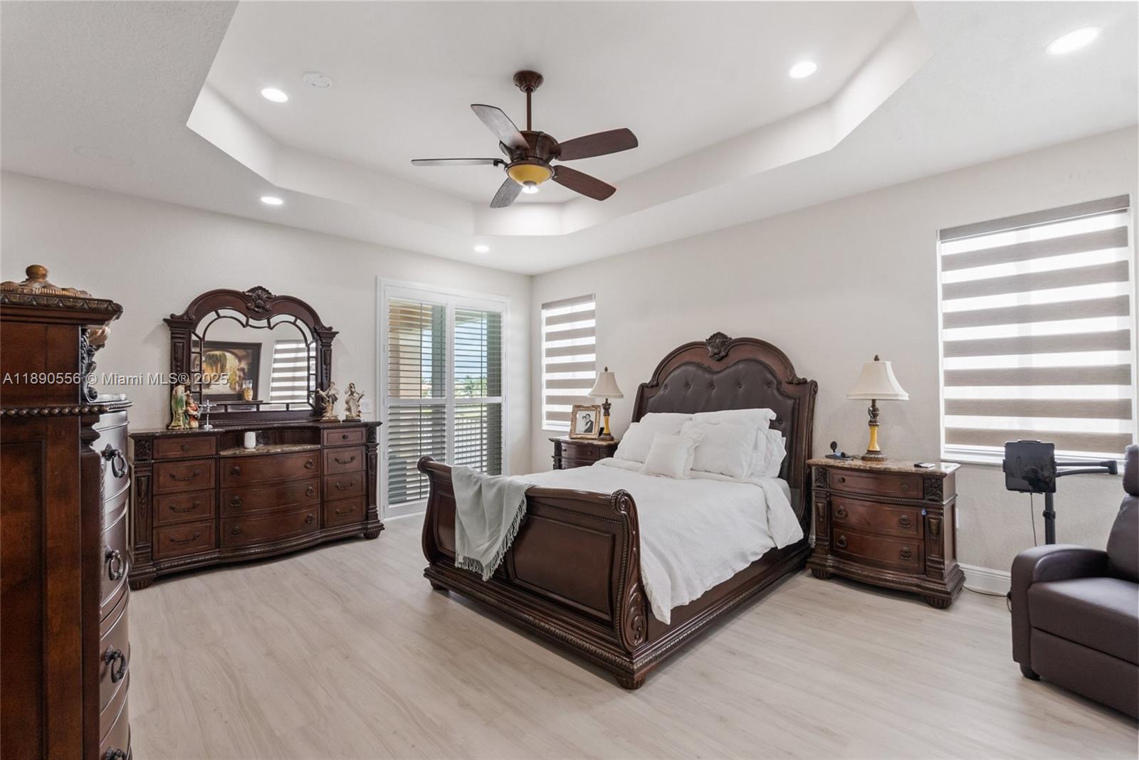 SUNSET LAKES PLAT THREE - Residential