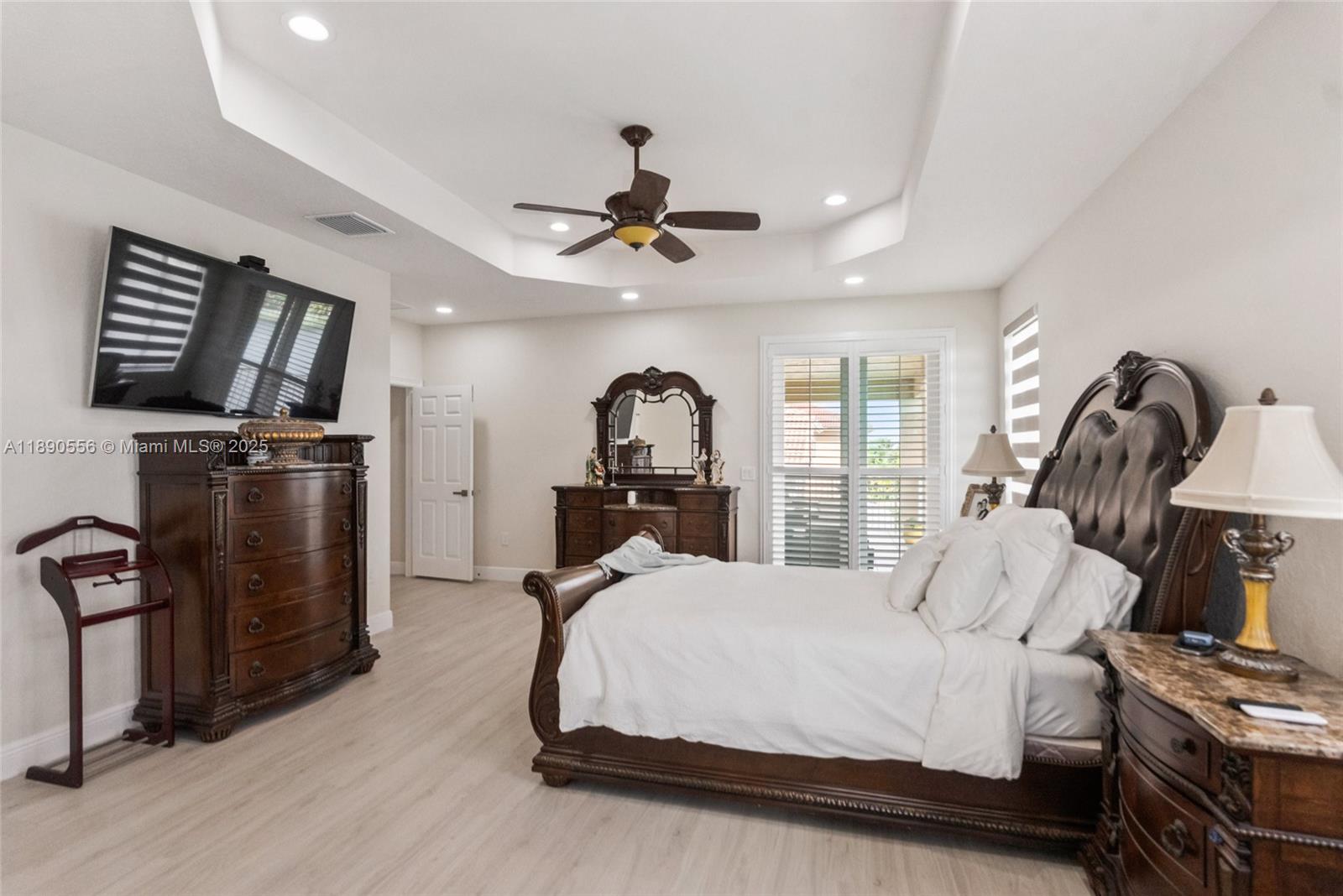 SUNSET LAKES PLAT THREE - Residential