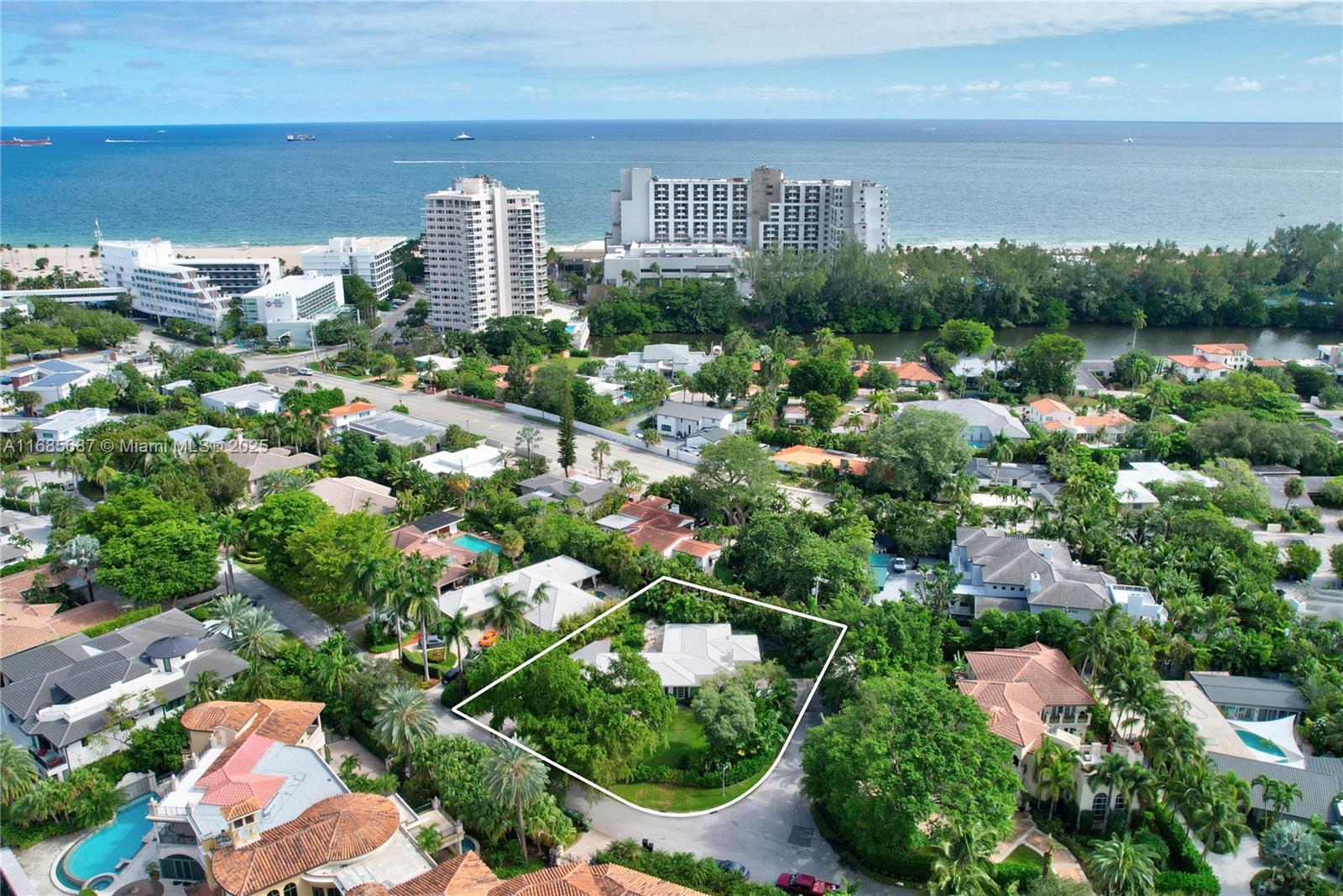 HARBOR BEACH - Land
