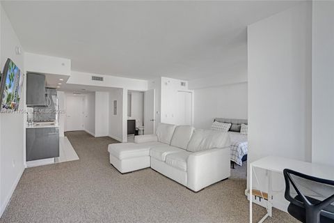 Tiny photo for 31 SE 6th St #805, Miami, FL 33131 (MLS # A12011758)