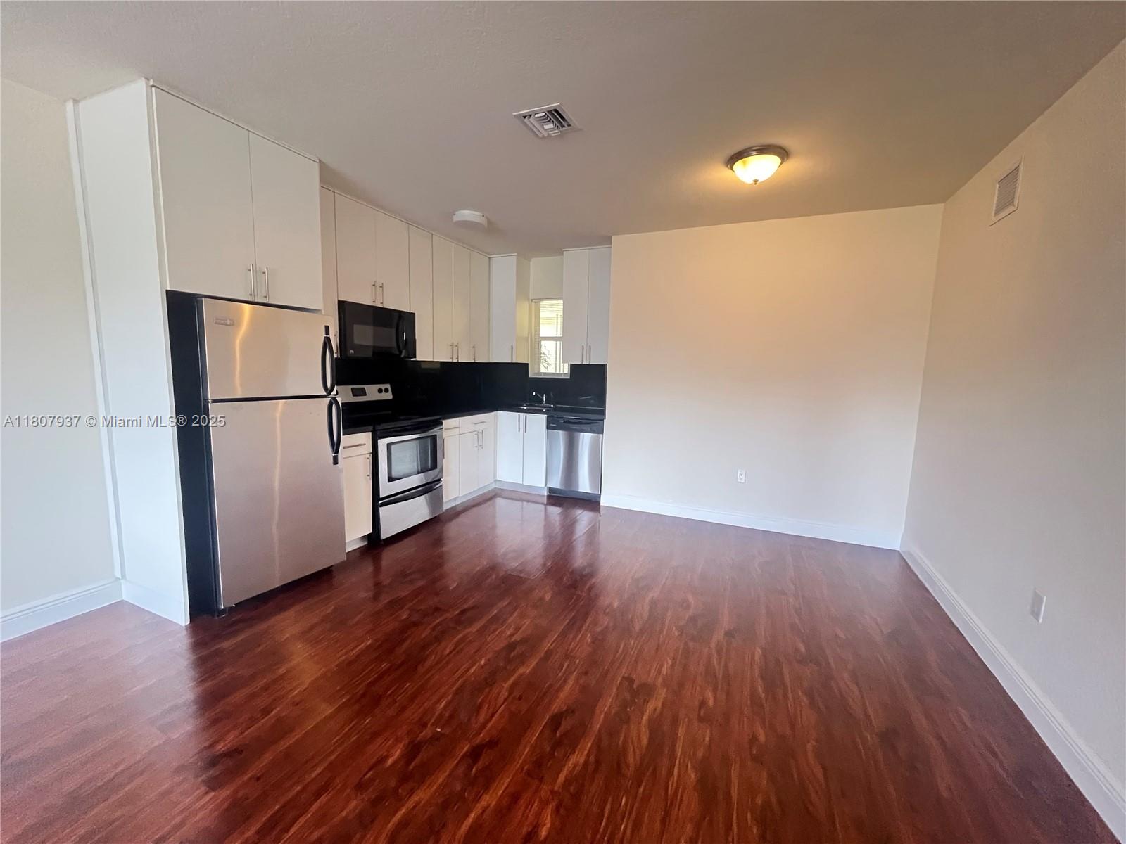 Rental Property at 2931 Sheridan Ave 7, Miami Beach, Miami-Dade County, Florida - Bedrooms: 2 
Bathrooms: 2  - $2,995 MO.