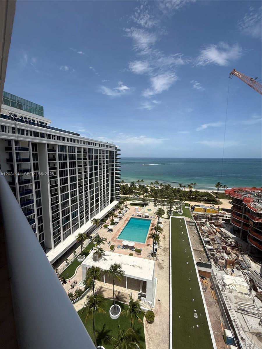 10275 Collins Ave 921