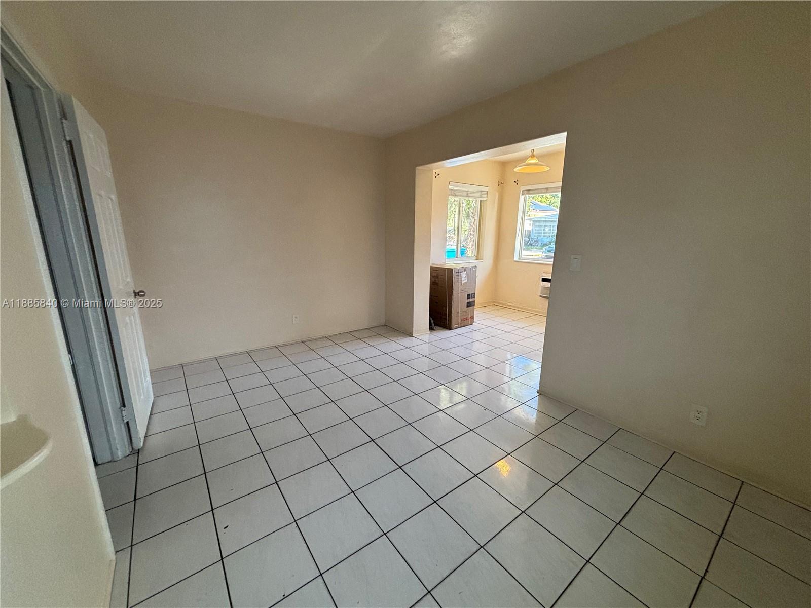 HOLLYWOOD - Residential Lease