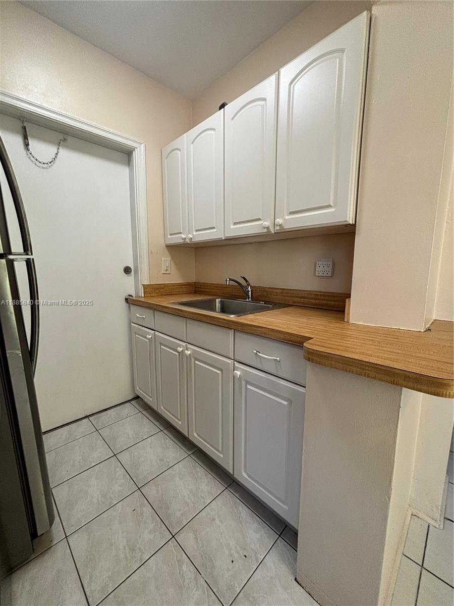 HOLLYWOOD - Residential Lease