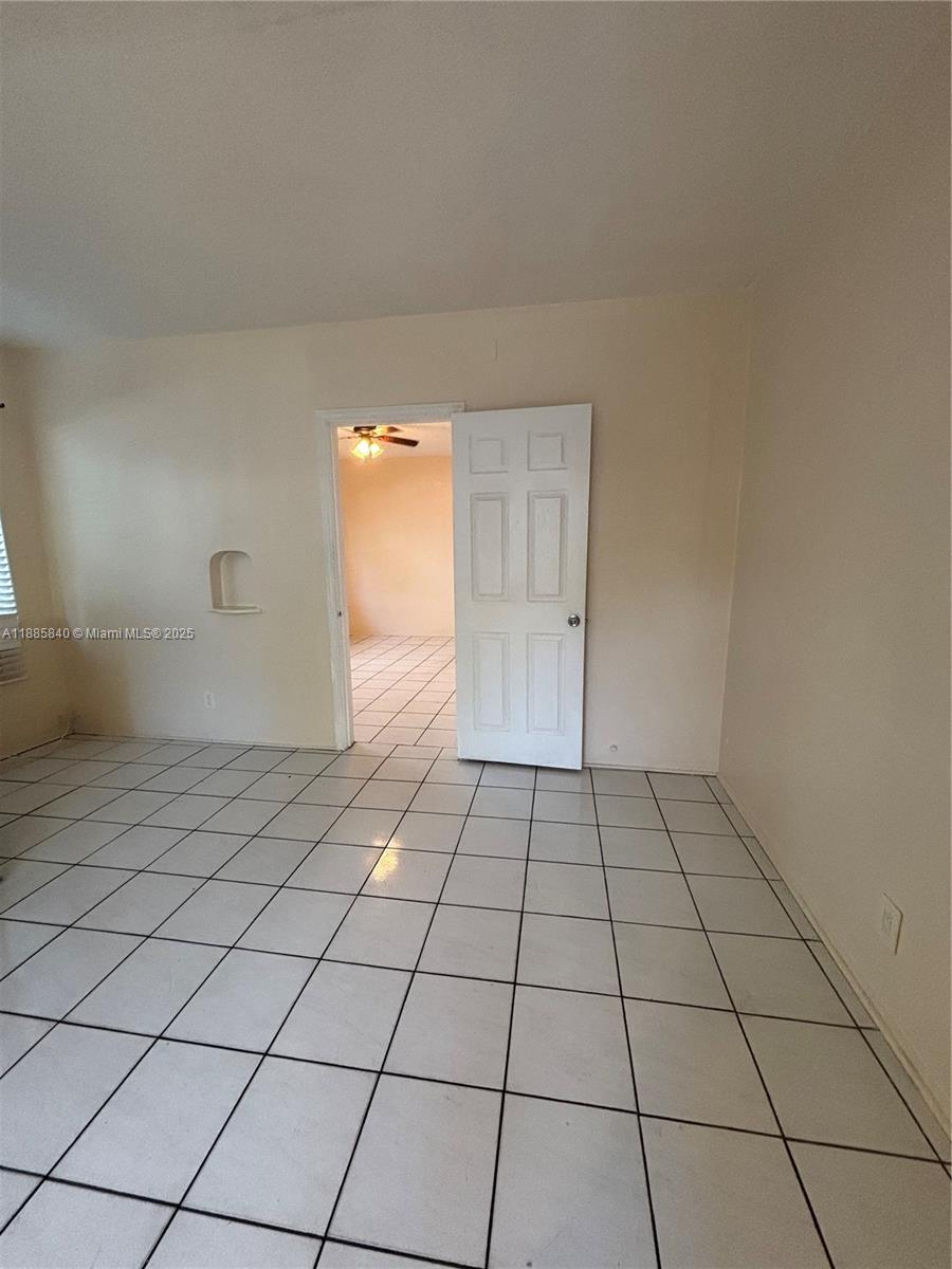 HOLLYWOOD - Residential Lease