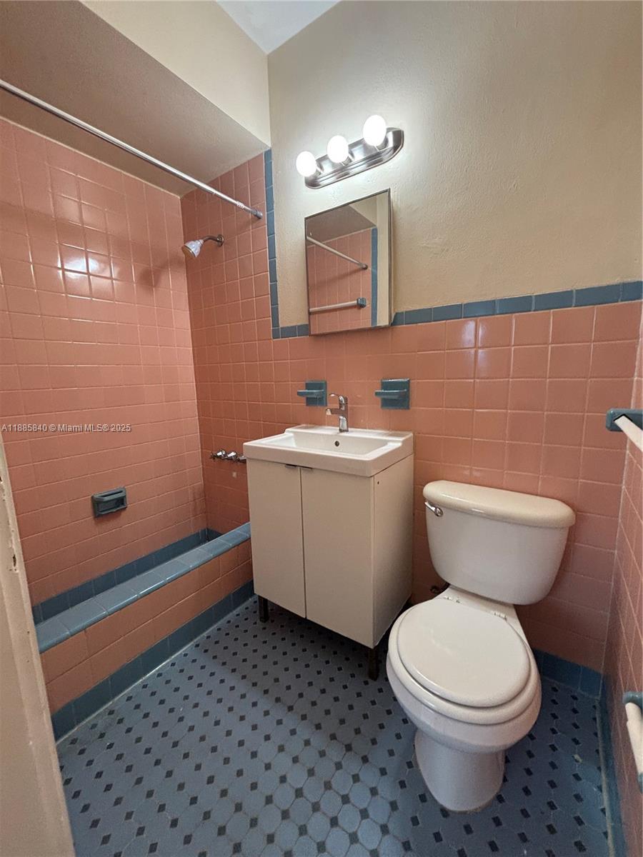 HOLLYWOOD - Residential Lease