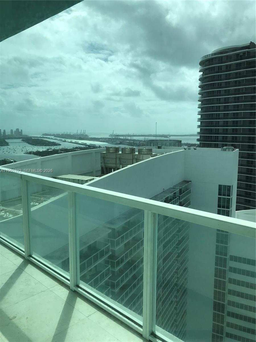 QUANTUM ON THE BAY CONDO - Residential Lease