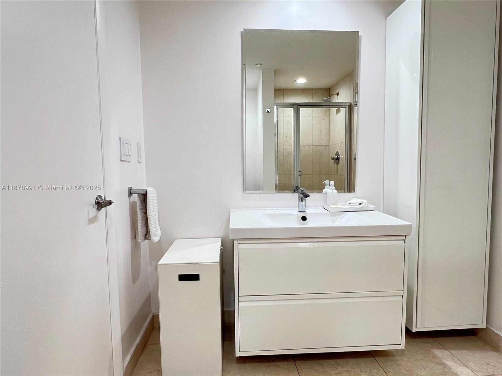 ICON BRICKELL NO TWO - Residential