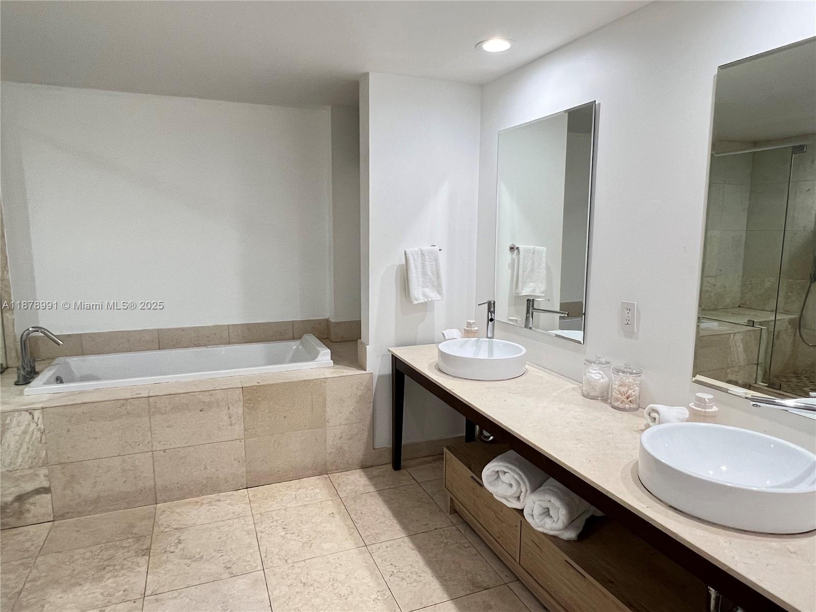 ICON BRICKELL NO TWO - Residential