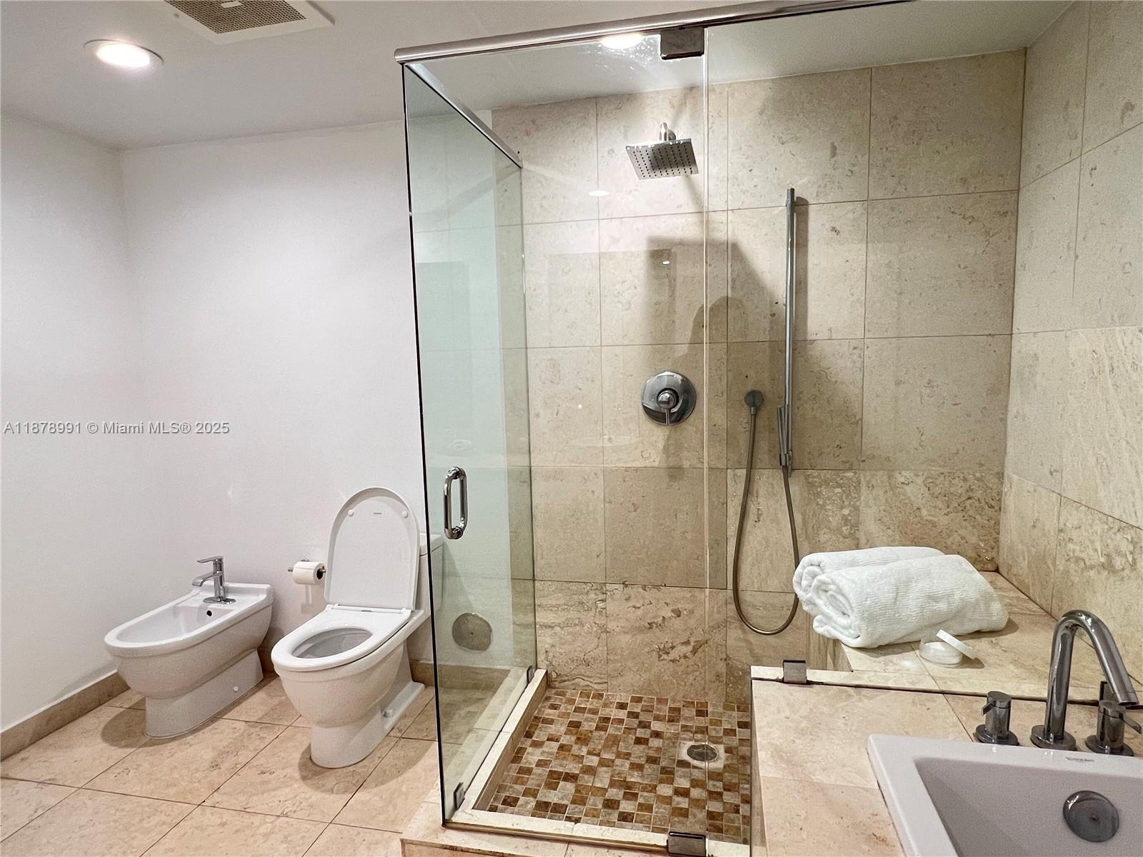 ICON BRICKELL NO TWO - Residential