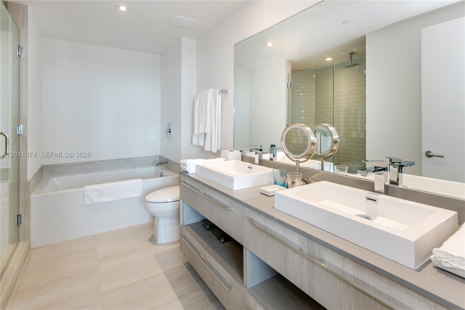Hyde Beach House - Residential
