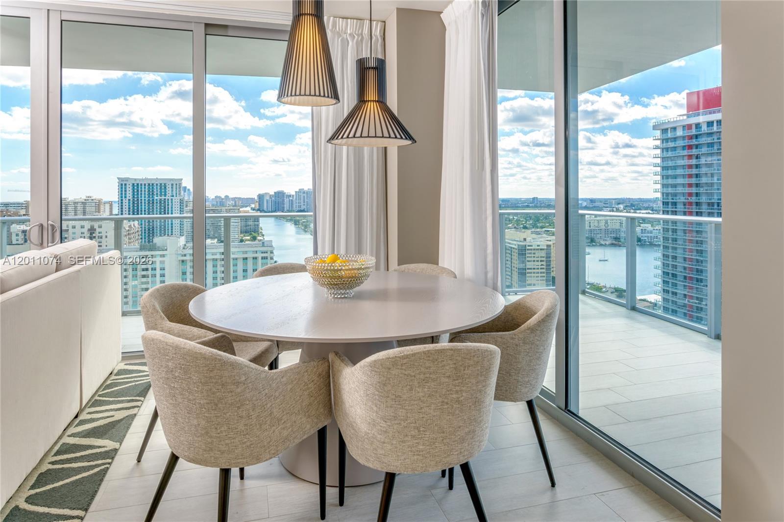 Hyde Beach House - Residential