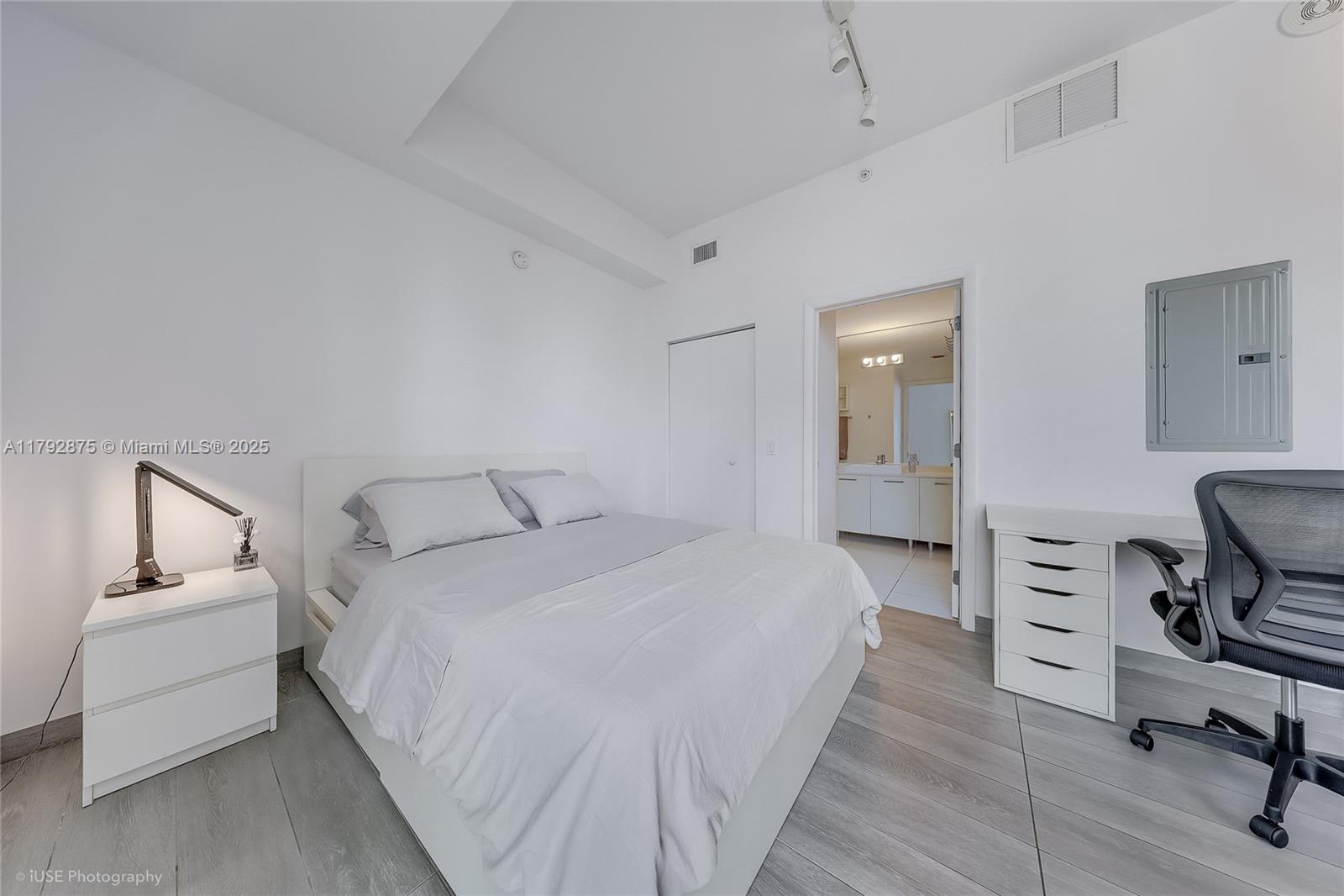CENTRO CONDO - Residential