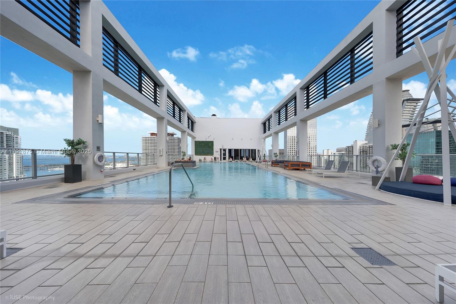 CENTRO CONDO - Residential