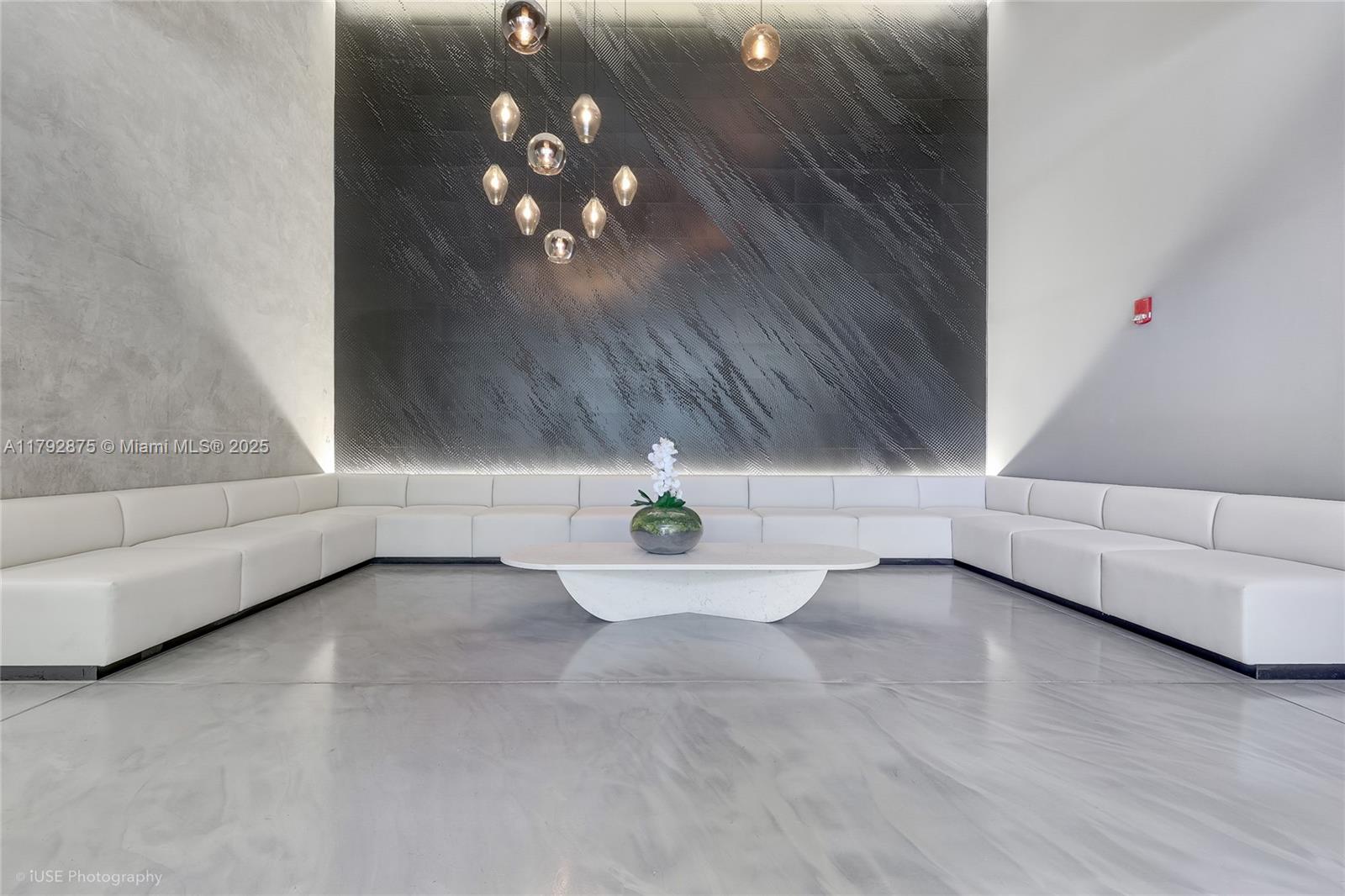 CENTRO CONDO - Residential