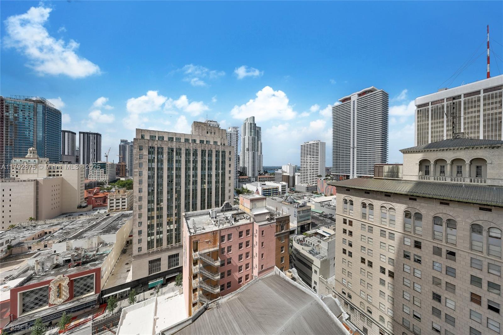 CENTRO CONDO - Residential
