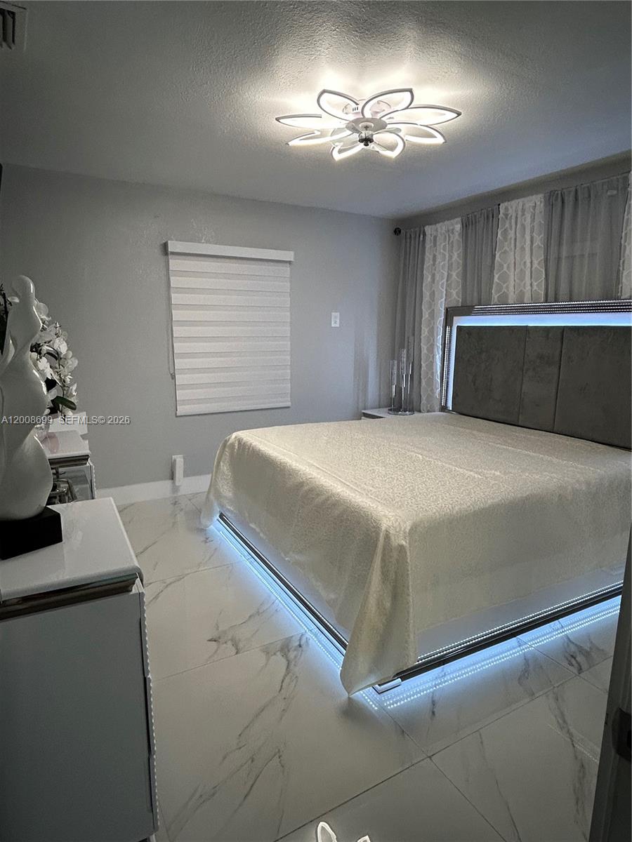 CAROLE ANNE PK 1ST ADDN - Residential
