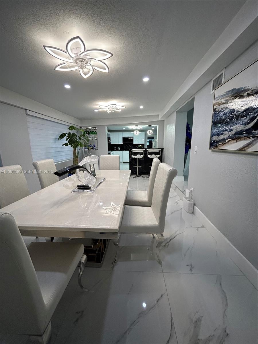 CAROLE ANNE PK 1ST ADDN - Residential