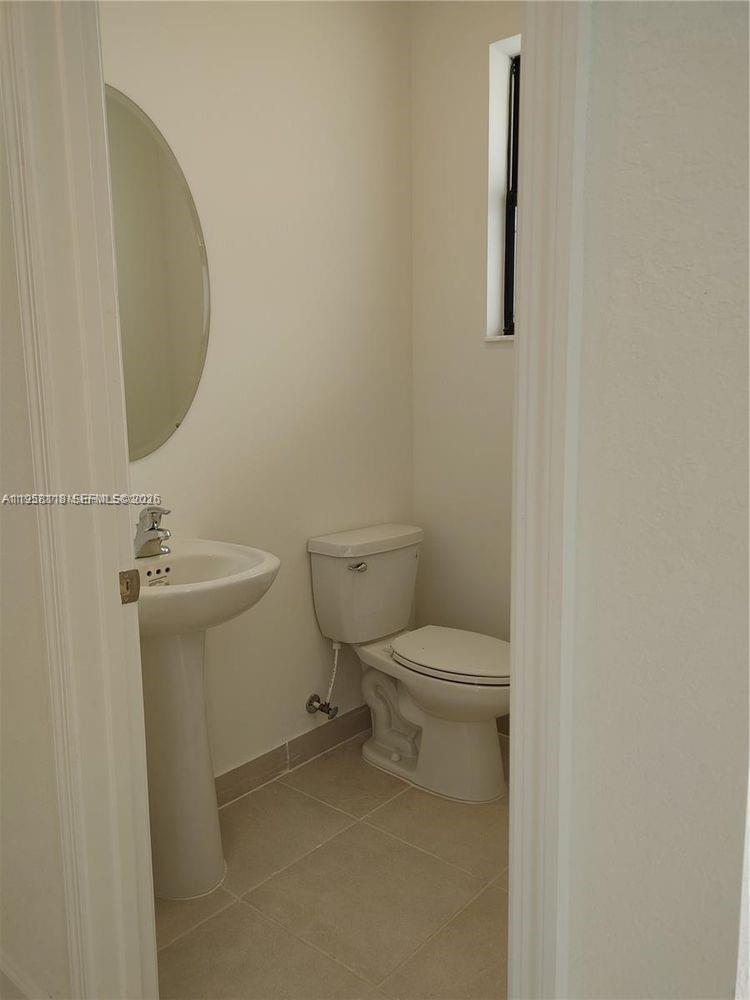 PINE VISTA - Residential Lease