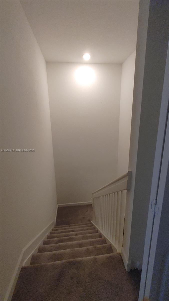 PINE VISTA - Residential Lease