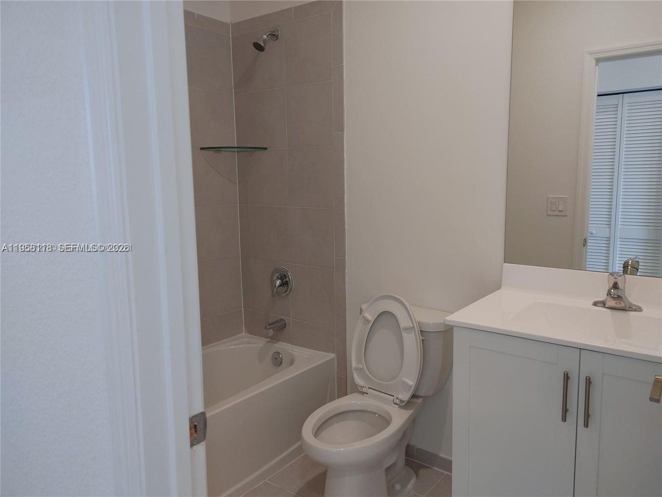 PINE VISTA - Residential Lease