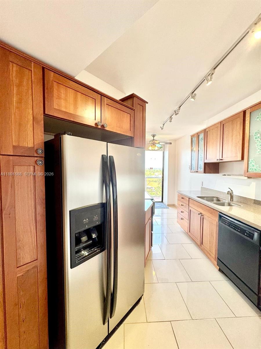 PORTSVIEW @ THE WATERWAYS - Residential