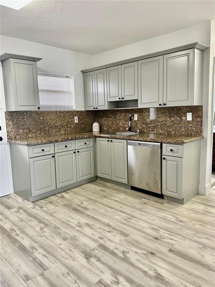 LINCOLN TOWERS CONDO - Residential Lease