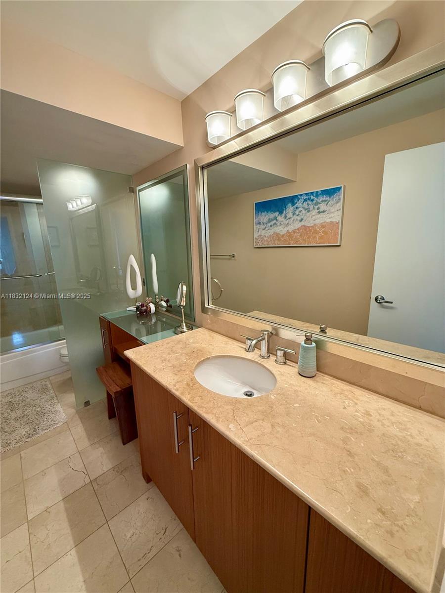 HARBOUR HOUSE - Residential