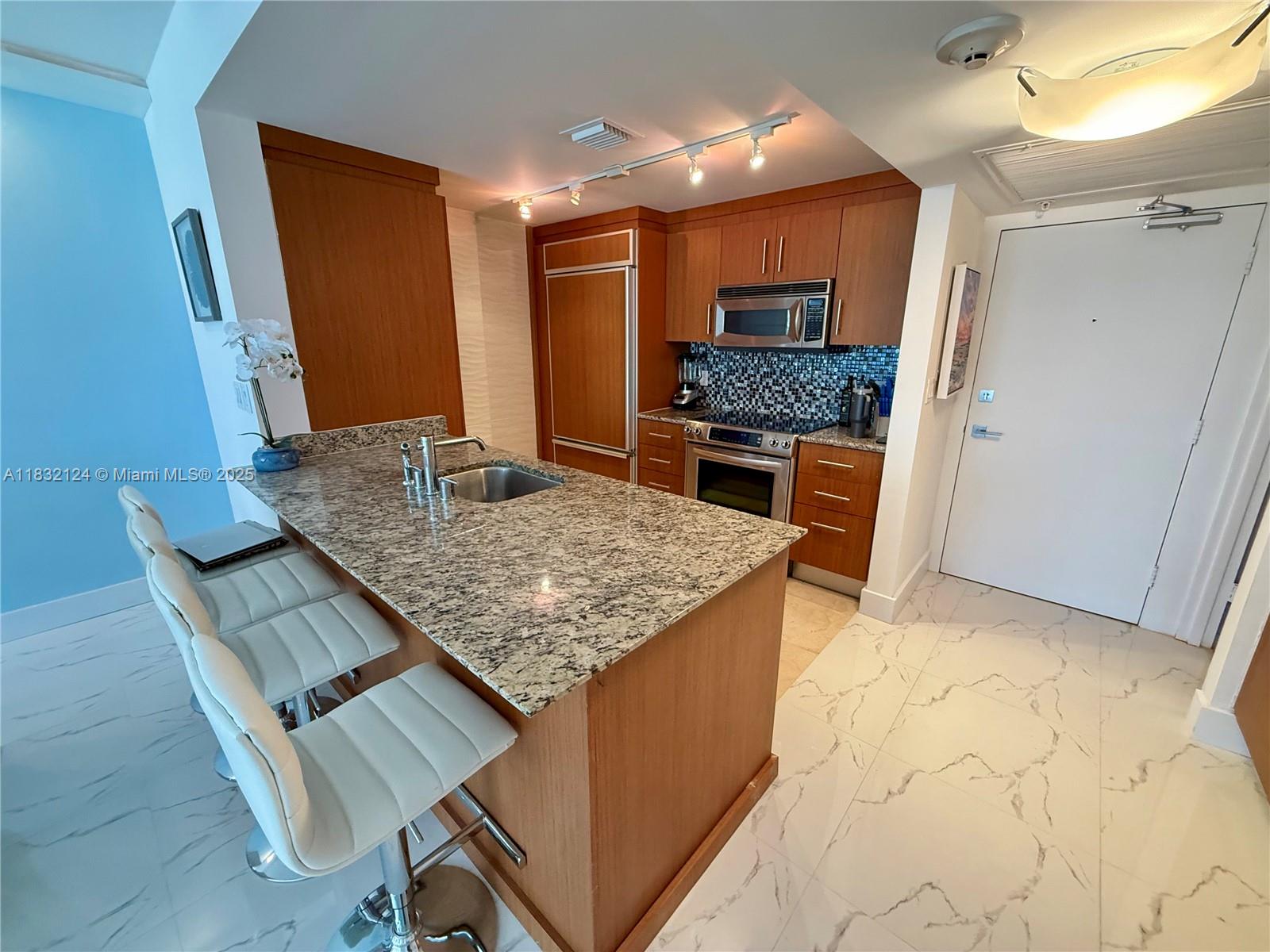 HARBOUR HOUSE - Residential