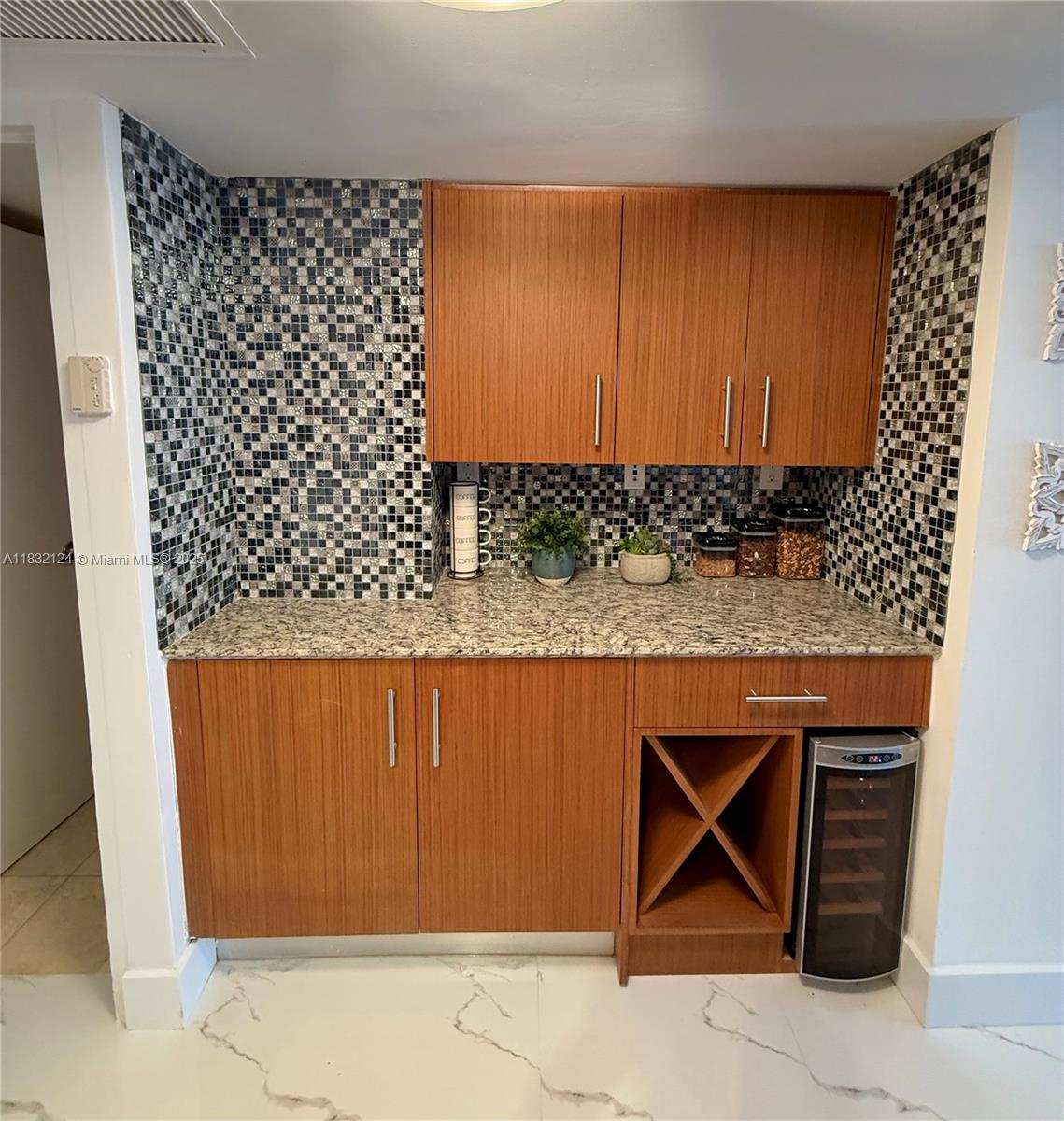 HARBOUR HOUSE - Residential