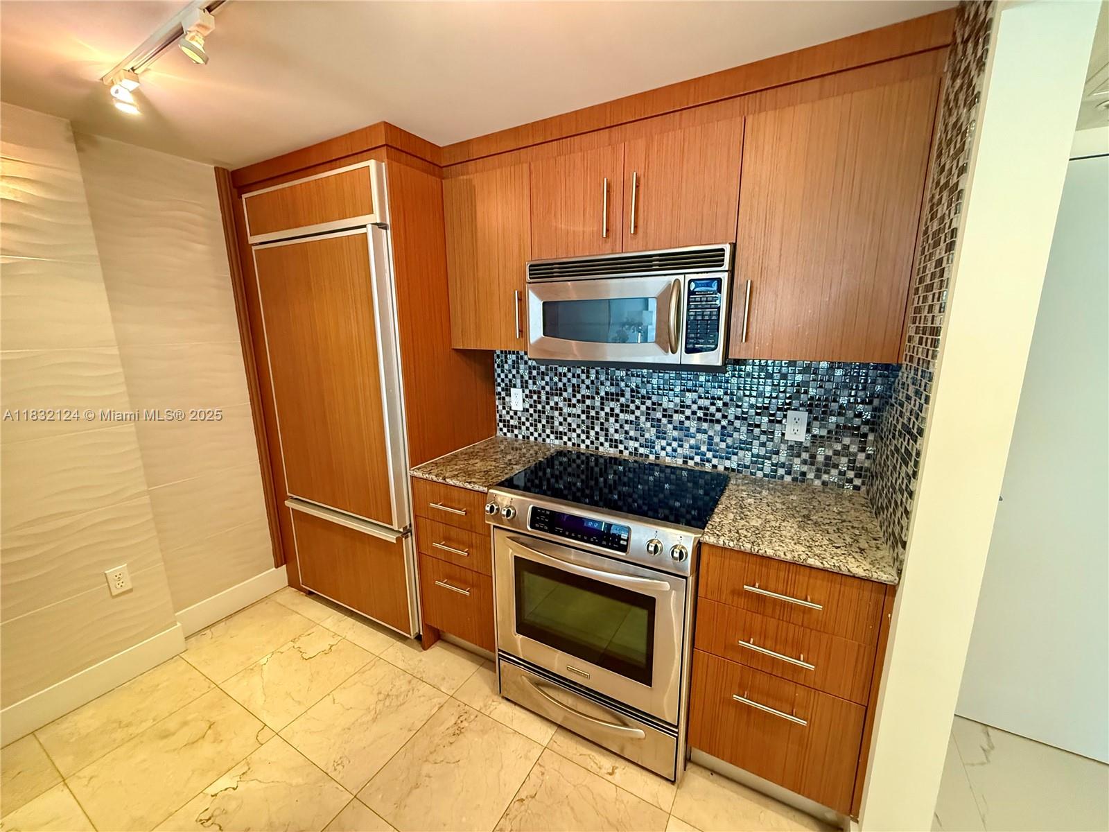 HARBOUR HOUSE - Residential