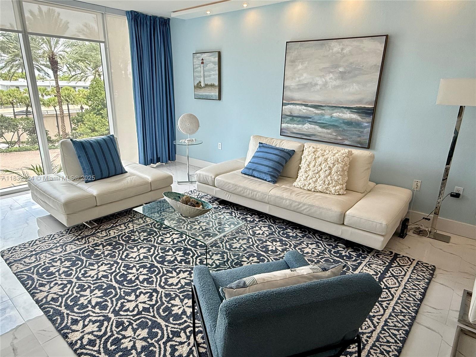 HARBOUR HOUSE - Residential