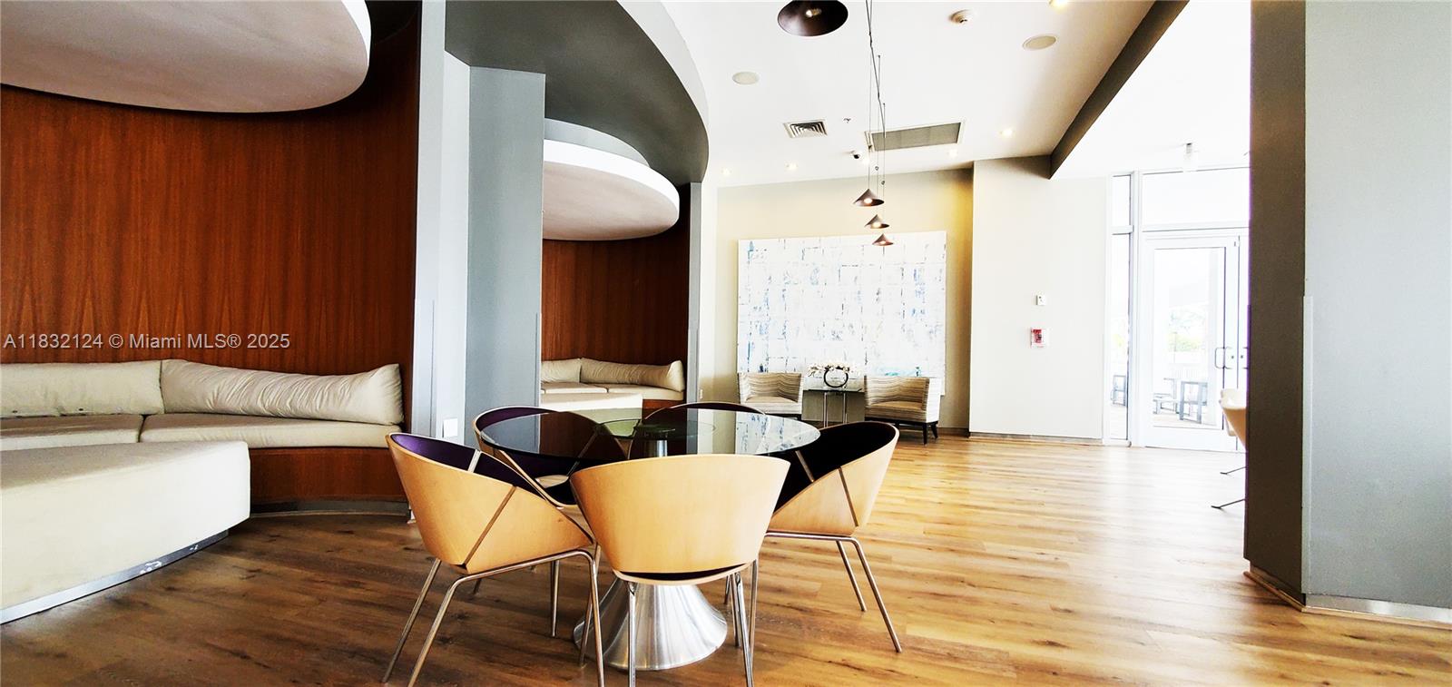 HARBOUR HOUSE - Residential