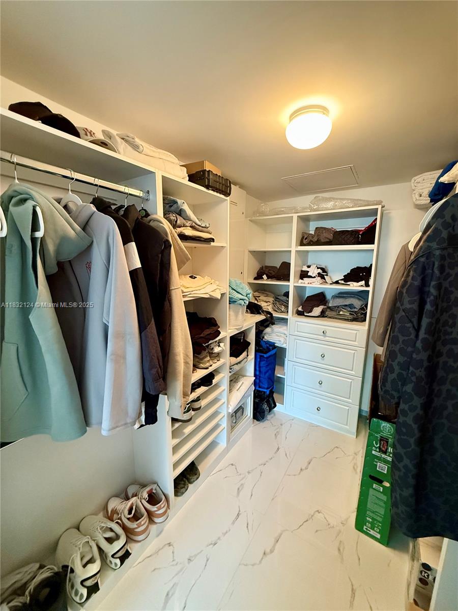 HARBOUR HOUSE - Residential