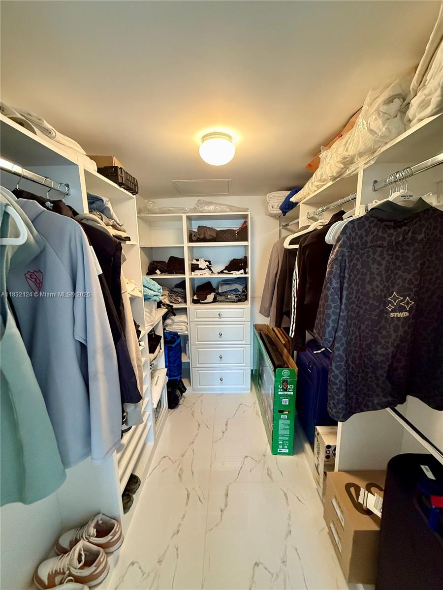 HARBOUR HOUSE - Residential