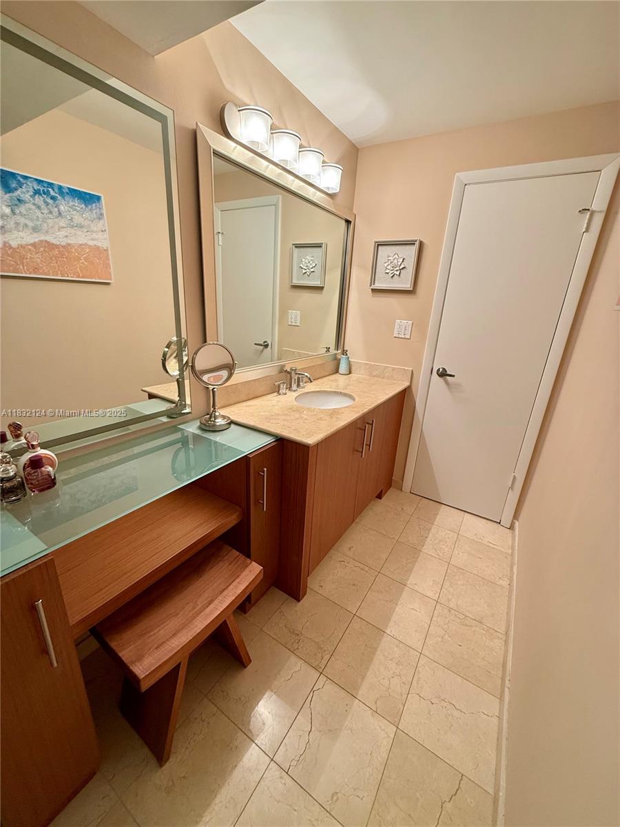 HARBOUR HOUSE - Residential